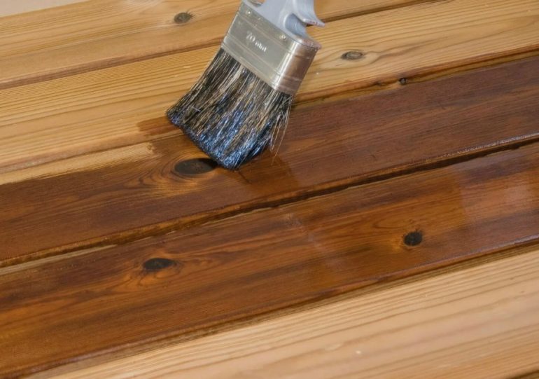 Масло для внутренних и наружных деревянных поверхностей, в чем разница