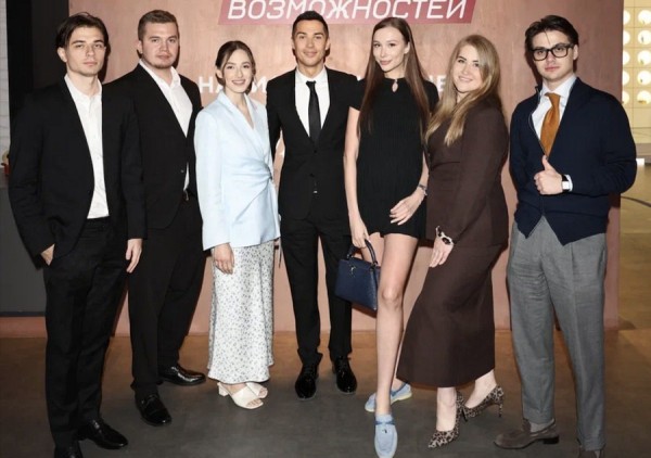 Масштабировать кейсы работы с лидерами мнений намерены AllStars и Росмолодёжь