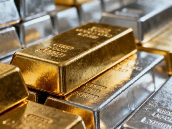 Платина или золото: что выгоднее держать в портфеле петербуржца