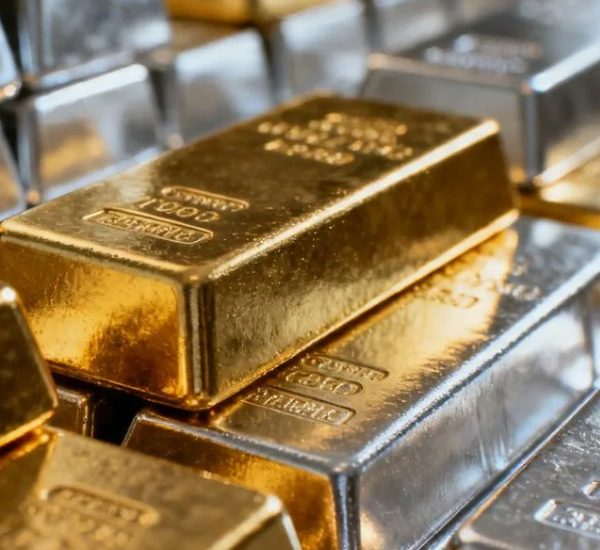 Платина или золото: что выгоднее держать в портфеле петербуржца